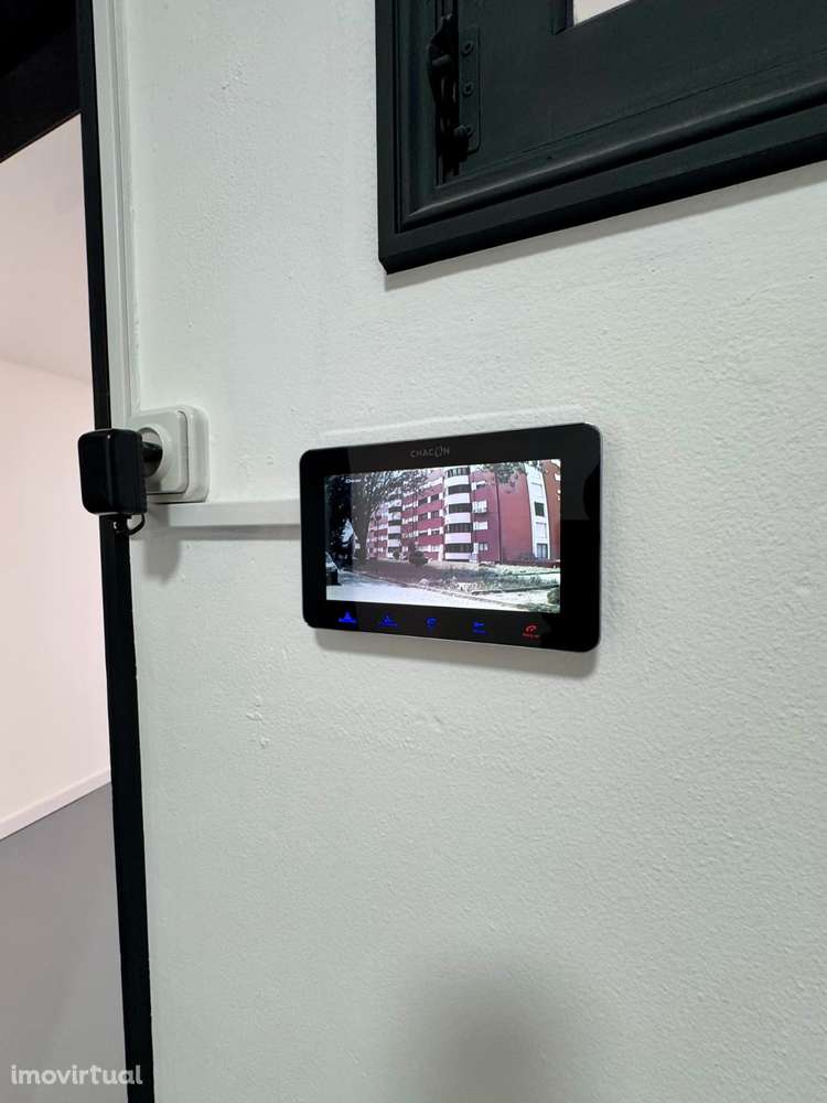 Garagem espaçosa com 146 m² – Braga - Grande imagem: 2/32