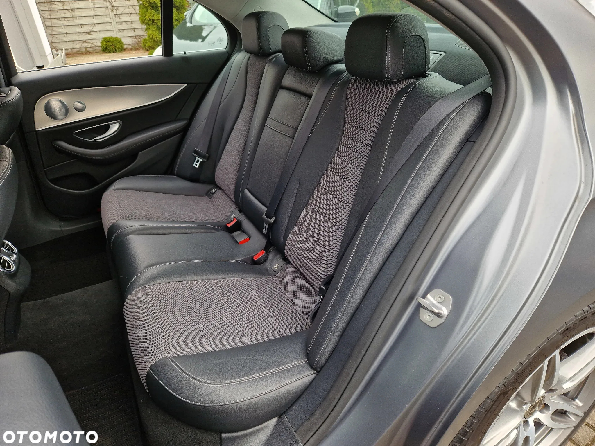 Mercedes-Benz Klasa E 350e 9G-TRONIC AMG Line - 14