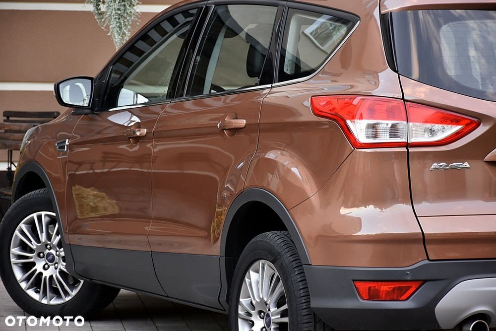 Ford Kuga 2.0 TDCi 2x4 Titanium - 12