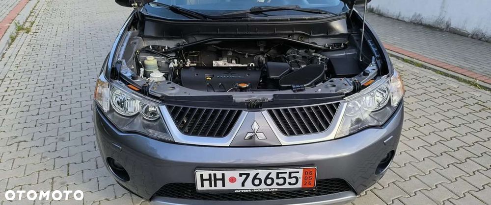 Mitsubishi Outlander - 25