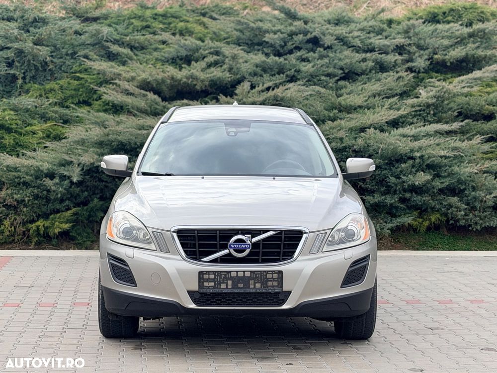 Volvo XC 60 D3 AWD Aut. Momentum - 2