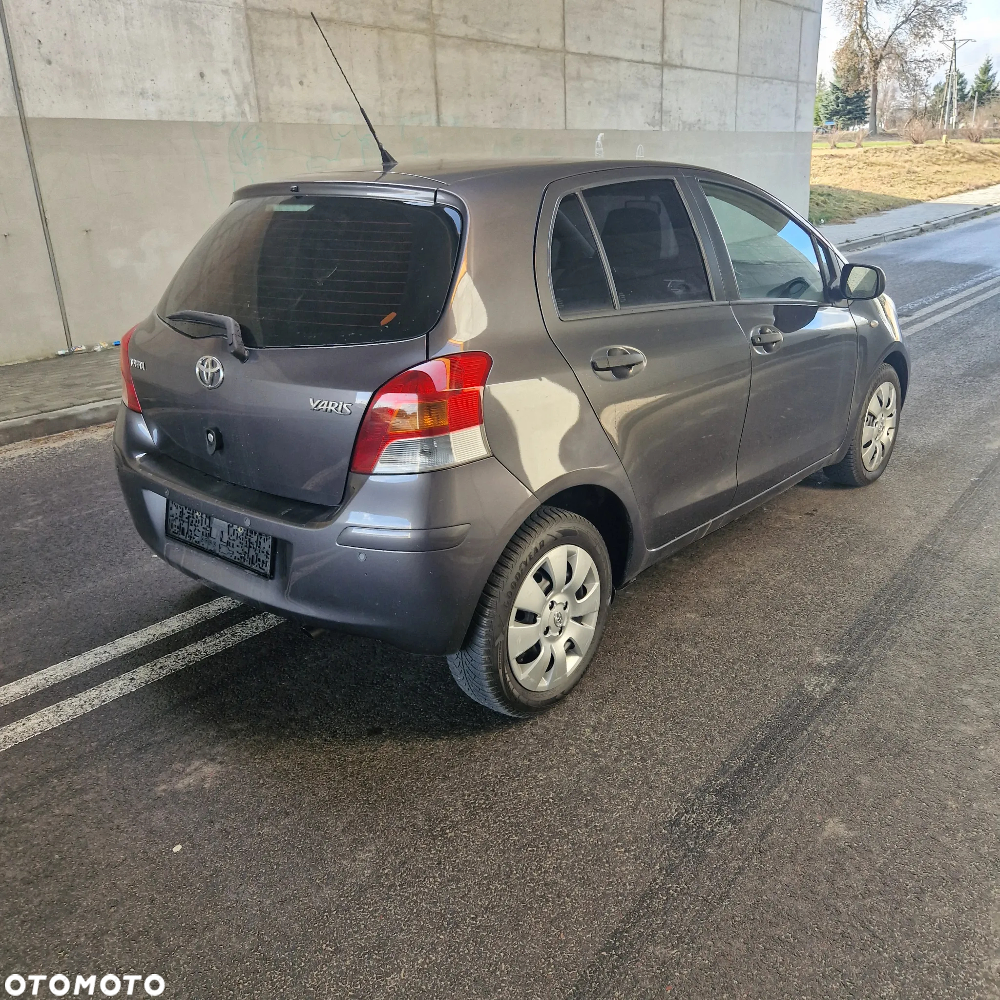 Toyota Yaris 1.33 VVT-i Sol - 5