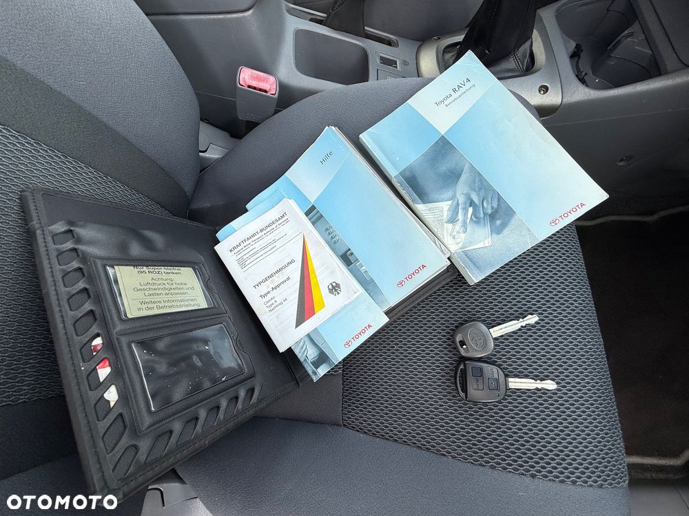 Toyota RAV4 2.0 VVT-i 4x4 - 17