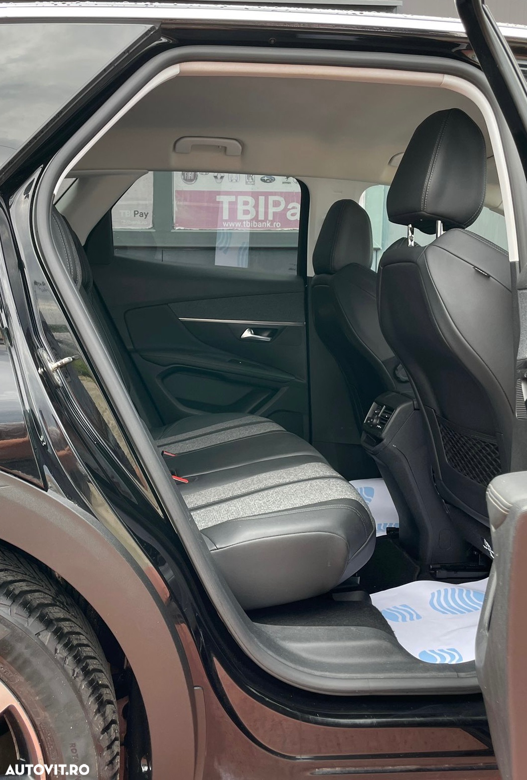 Peugeot 3008 PureTech 130 Stop & Start GPF Allure - 14
