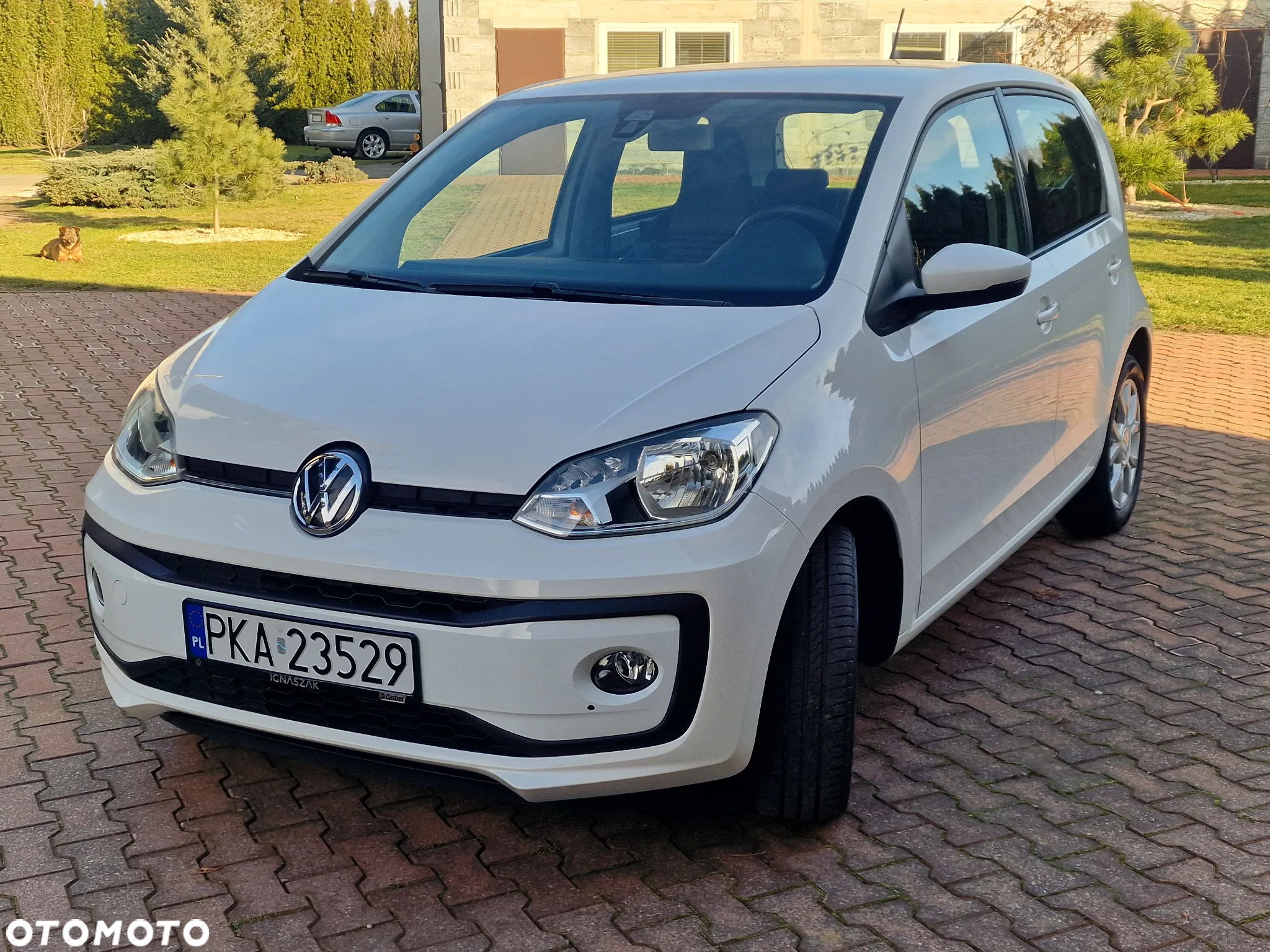 Volkswagen up! (BlueMotion Technology) move - 3