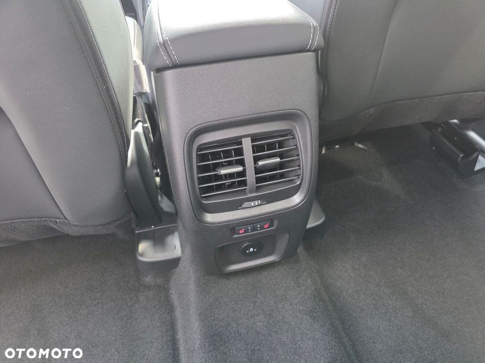 Ford Kuga - 27