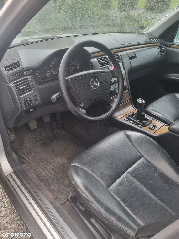 Mercedes-Benz Klasa E 200 Kompressor Avantgarde - 9