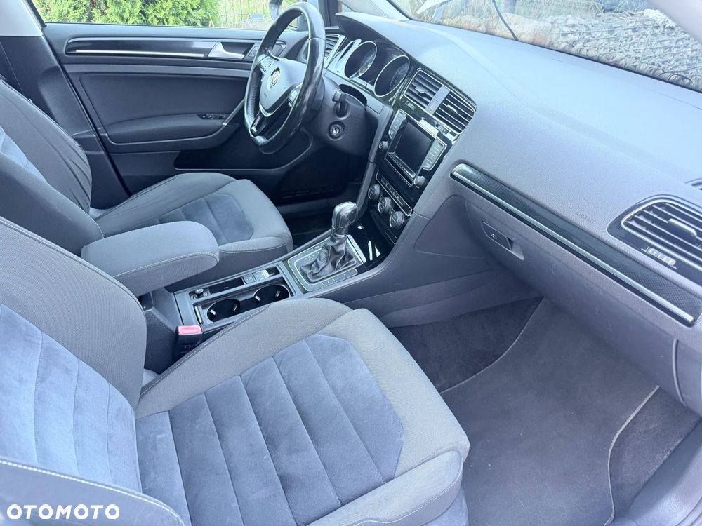 Volkswagen Golf Variant - 11