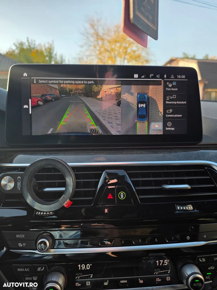 BMW Seria 5 530e Aut. M Sport Edition - 33