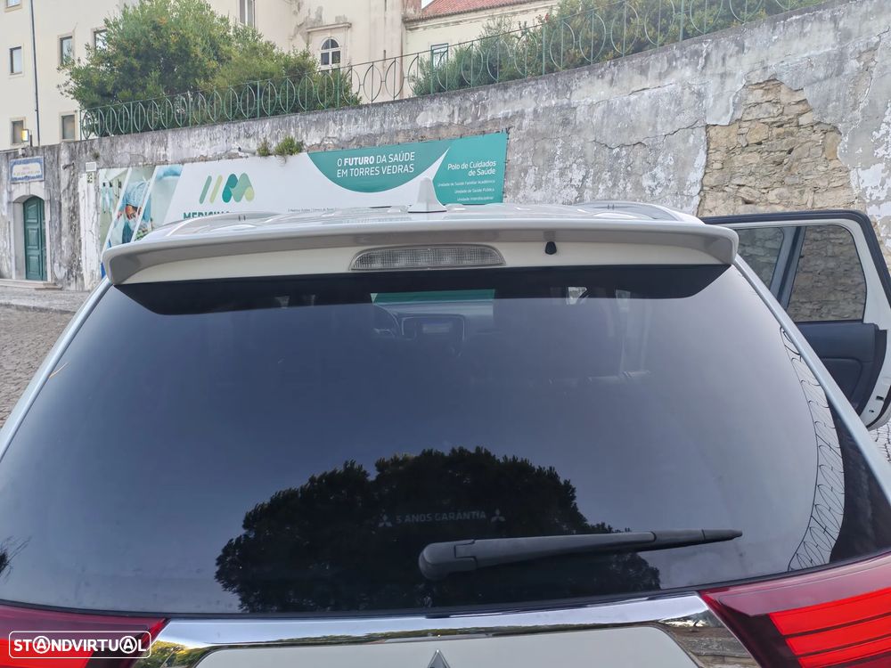 Mitsubishi Outlander 2.2 DI-D Instyle Navi - 14