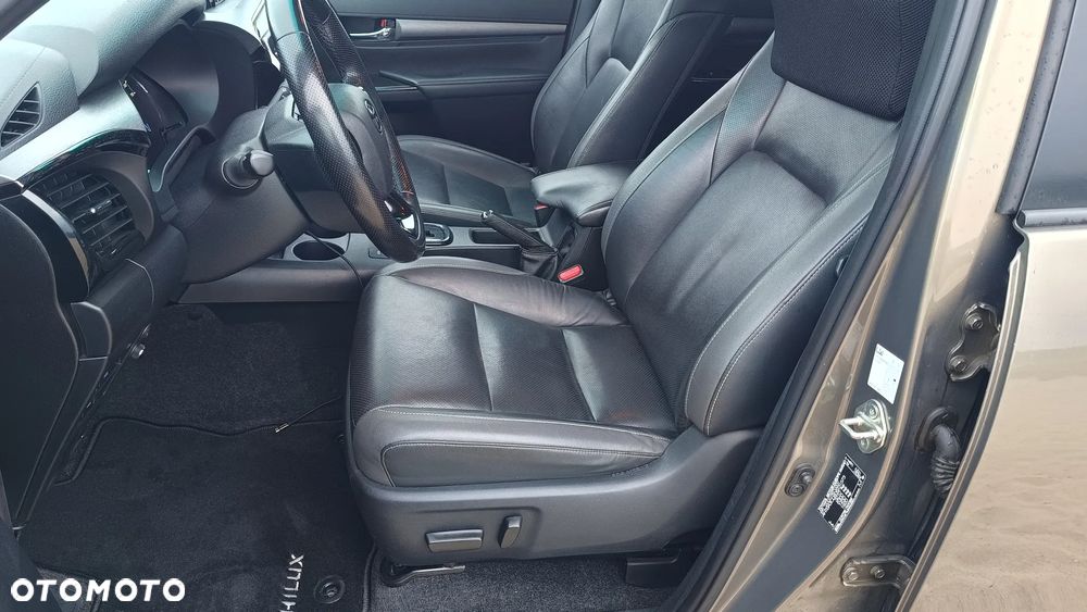Toyota Hilux 2.8 D-4D Double Cab Invincible Sport 4x4 - 22