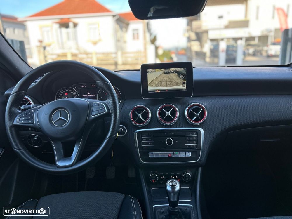 Mercedes-Benz A 180 d AMG Line - 13