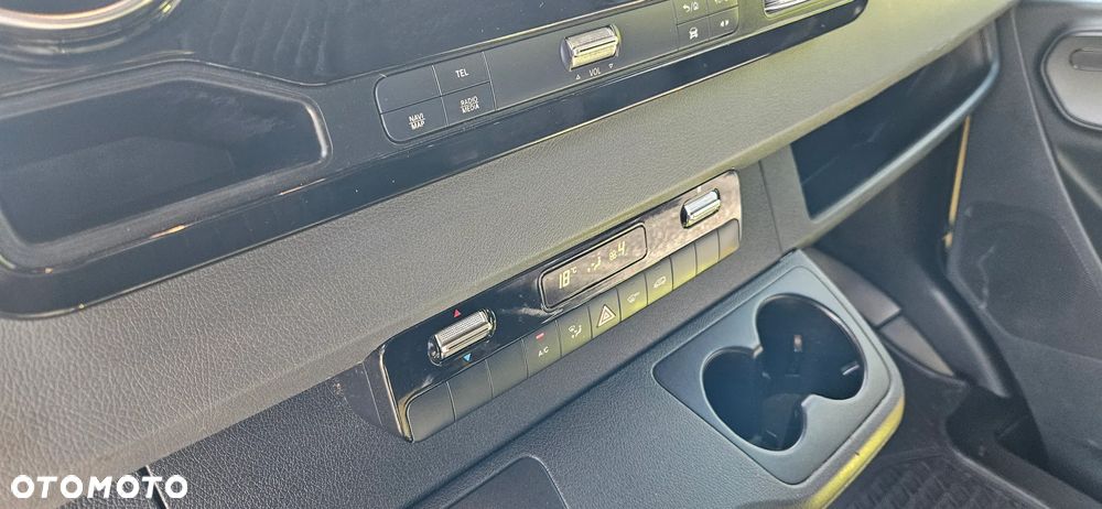 Mercedes-Benz Sprinter - 21