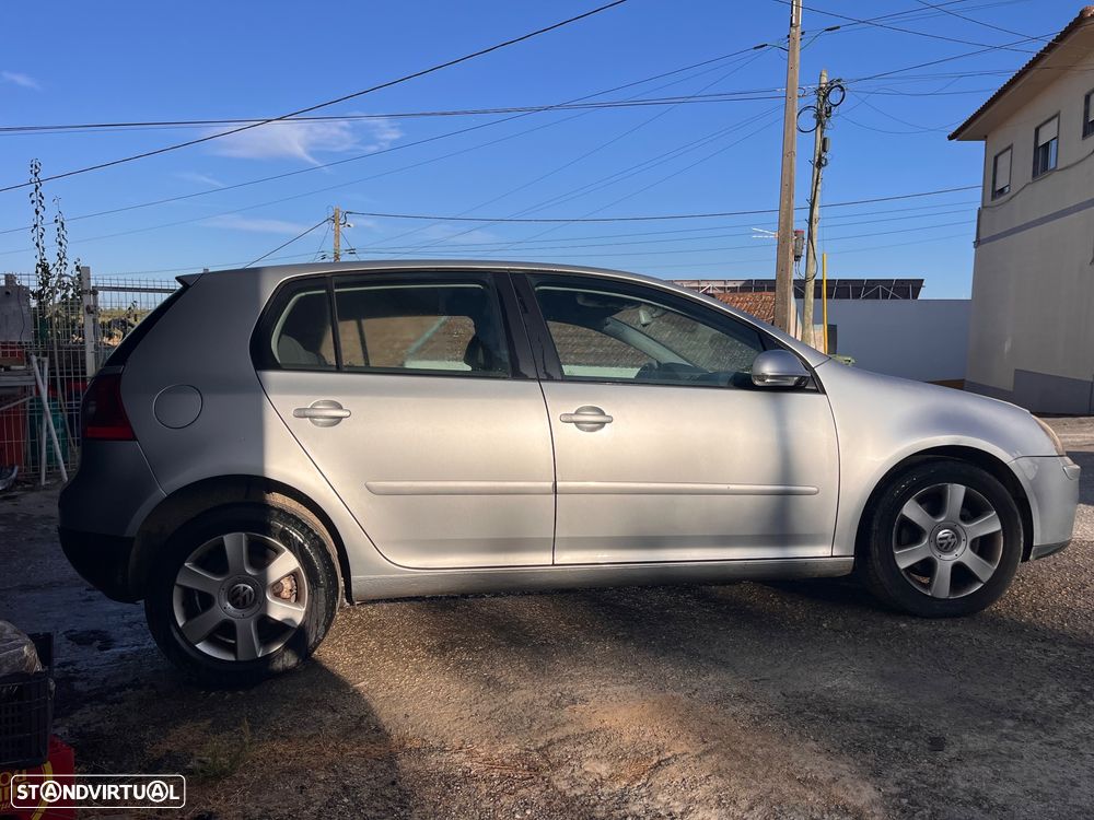 VW Golf 2.0 TDi Confortline - 2