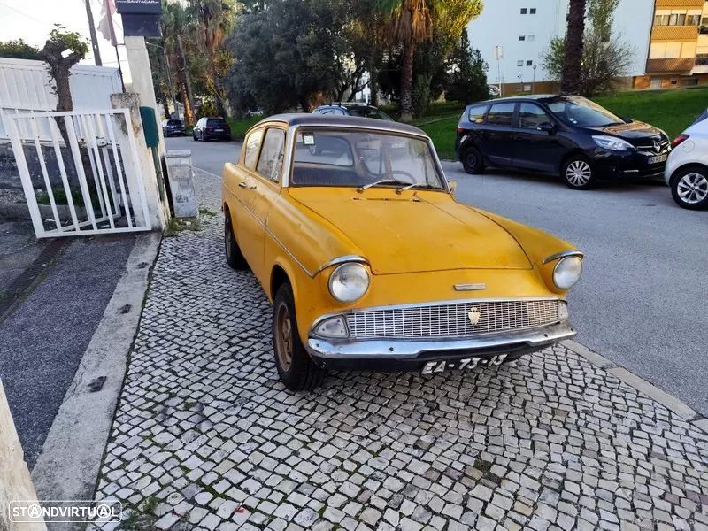 Ford Anglia - 9