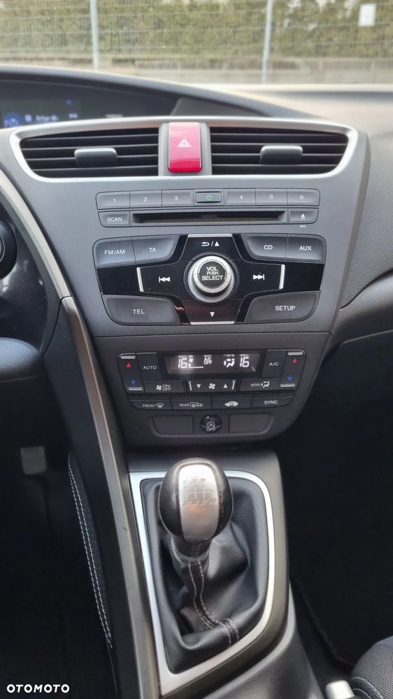 Honda Civic 1.8 i-VTEC Sport - 24