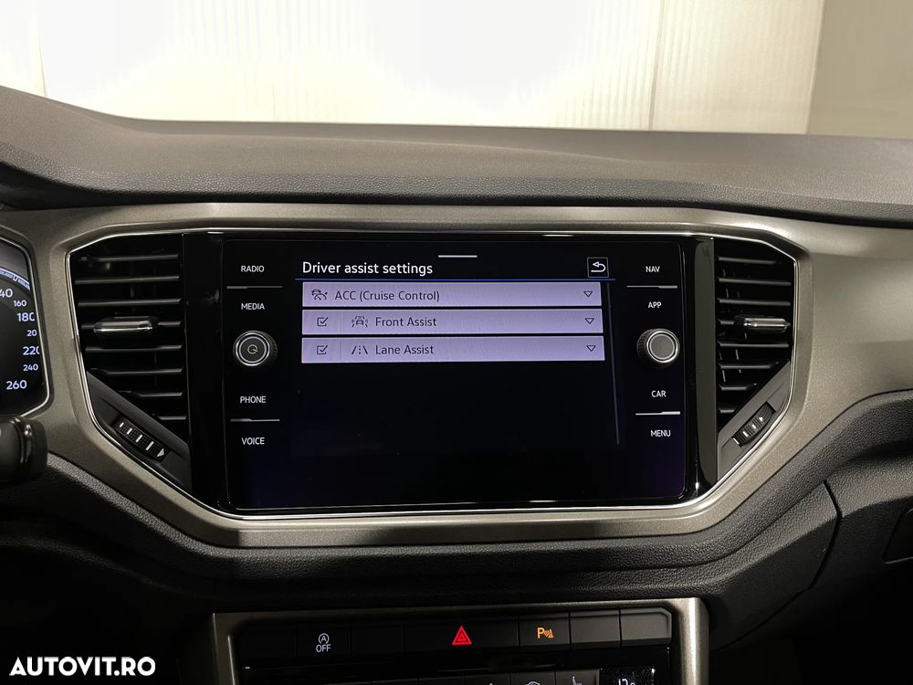 Volkswagen T-Roc 1.5 TSI Design - 18