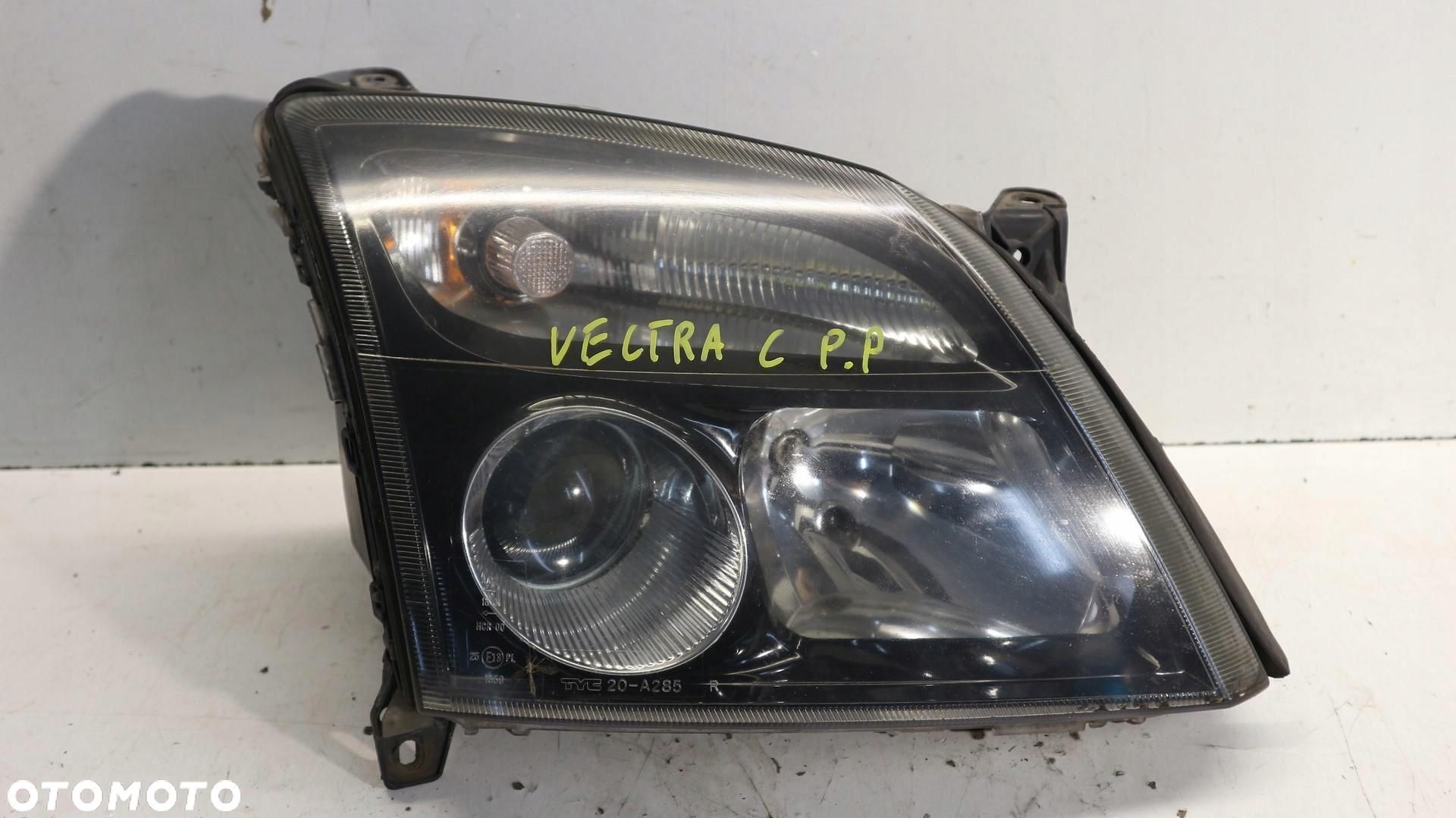 LAMPA PRAWA PRZEDNIA PRZÓD OPEL VECTRA C 20-A285B - 1