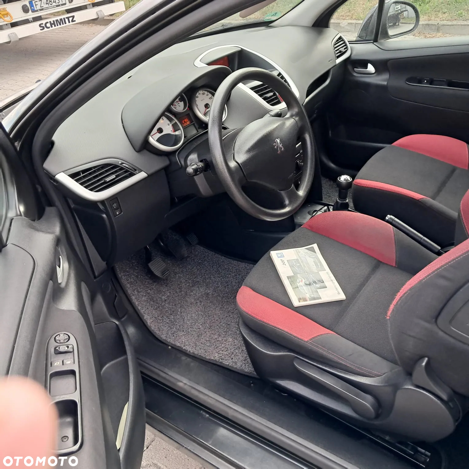 Peugeot 207 - 10