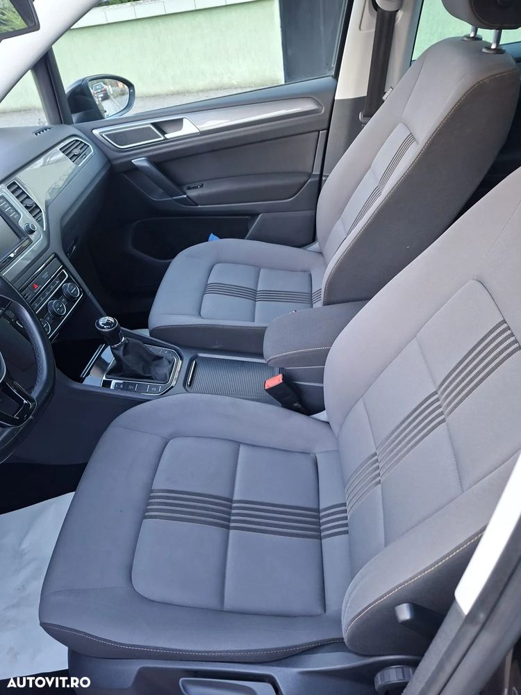 Volkswagen Golf - 10