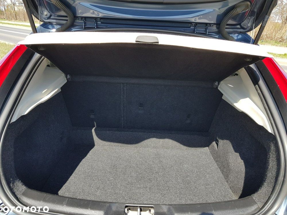 Volvo V40 D3 Ocean Race - 14