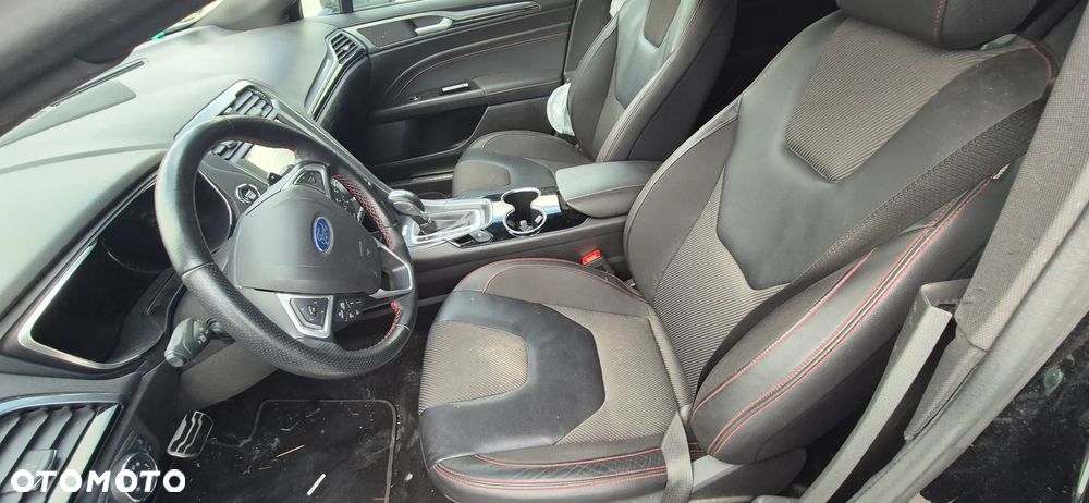Ford Mondeo 1.5 EcoBoost ST-Line X - 32
