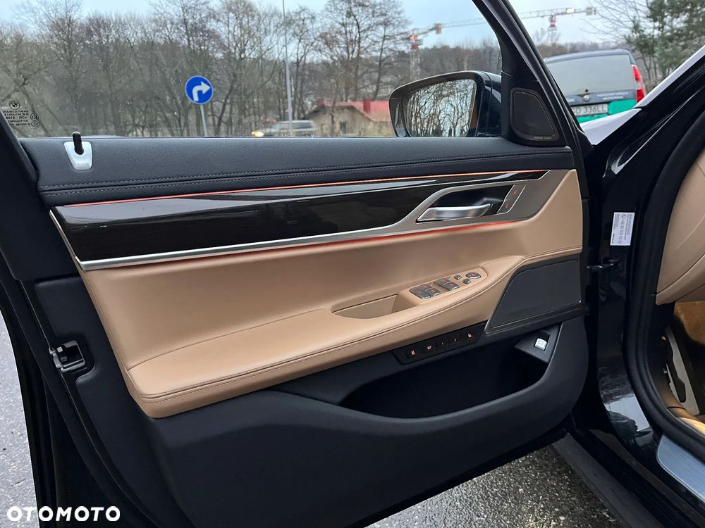 BMW Seria 7 740d xDrive - 12