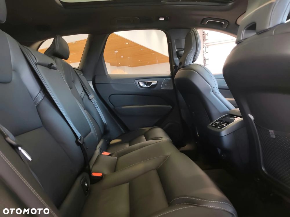 Volvo XC 60 B5 B AWD Ultimate Black Edition - 19