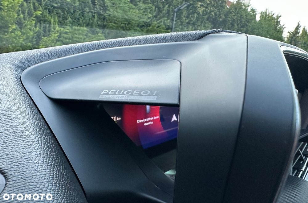 Peugeot 2008 1.2 PureTech GT Line S&S - 28