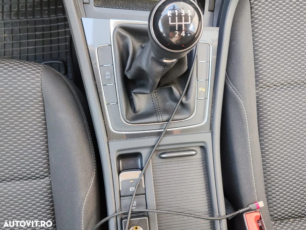 Volkswagen Golf - 11