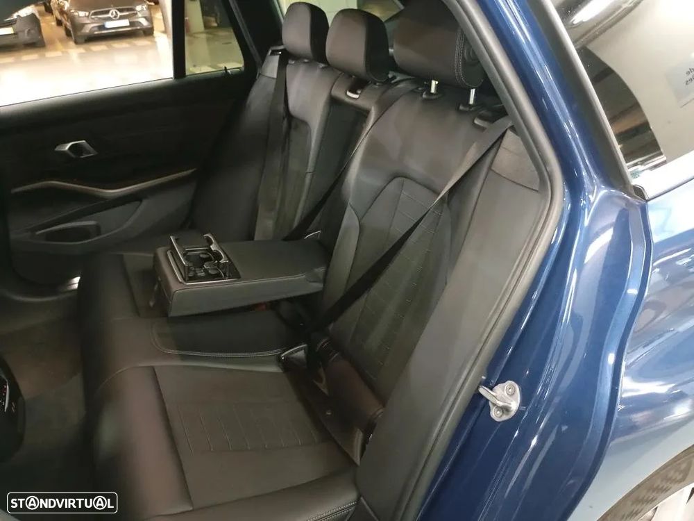 BMW 320 e Touring Corporate Edition Auto - 9