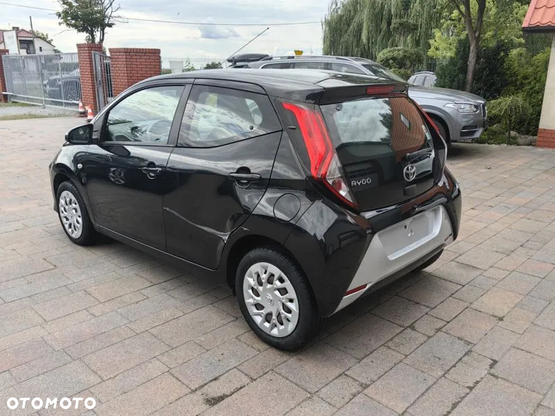 Toyota Aygo x.shift x-play connect - 3