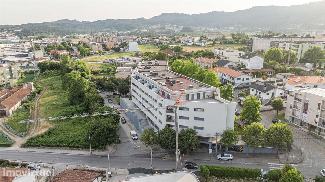 OPORTUNIDADE EXCLUSIVA: Apartamento T3 de Luxo, Totalmente Mobilado e - Grande imagem: 3/28