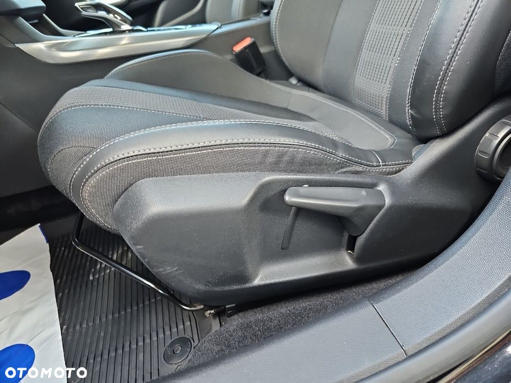 Peugeot 308 BlueHDi 130 EAT8 Allure - 20