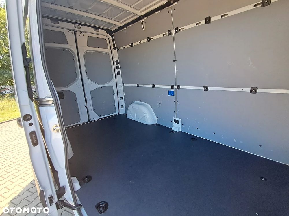 Mercedes-Benz Esprinter - 14