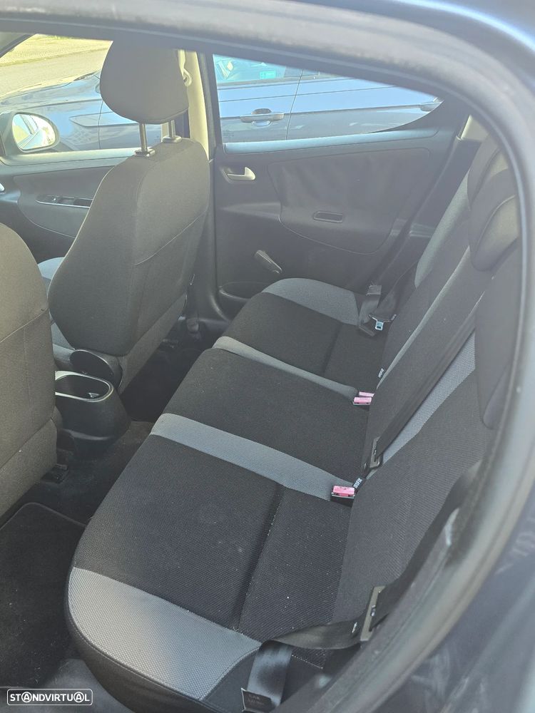 Peugeot 207 1.4 16V Trendy - 4