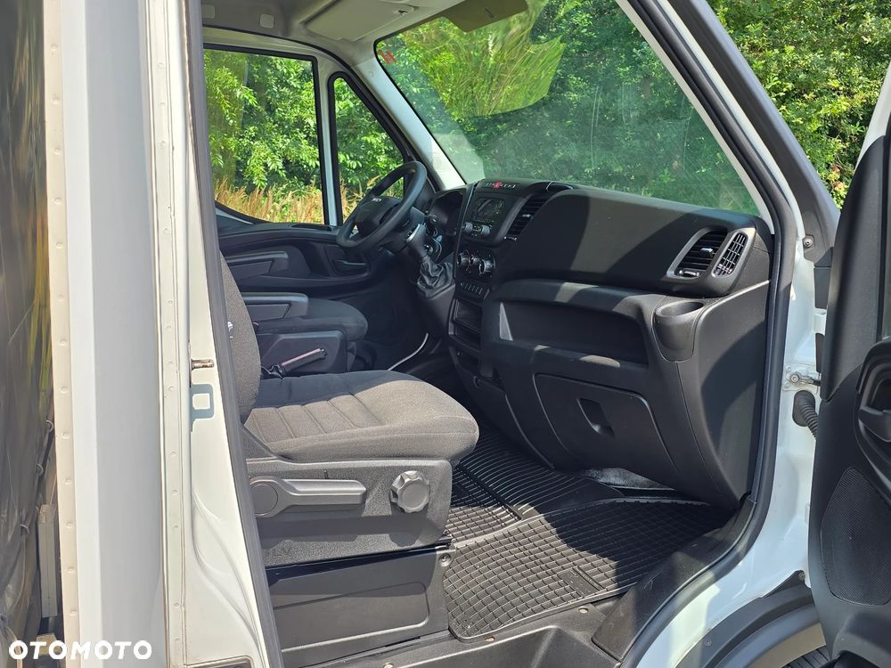 Iveco DAILY 35S HI-MATIC Automat , 2023r, Bezwypadkowy, 10 EP, Salon PL , ASO BURTO FIRANA,KLIMA ,WEBASTO,  Fotel kierowcy pneumatyczny - 15