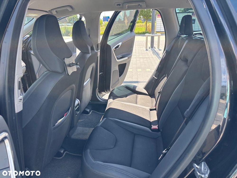 Volvo XC 60 D4 Drive-E Momentum - 17