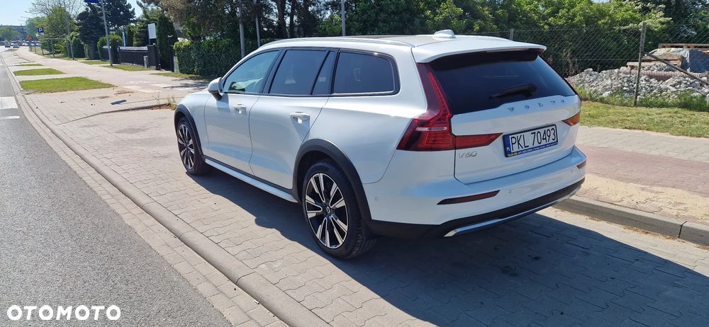 Volvo V60 Cross Country - 34