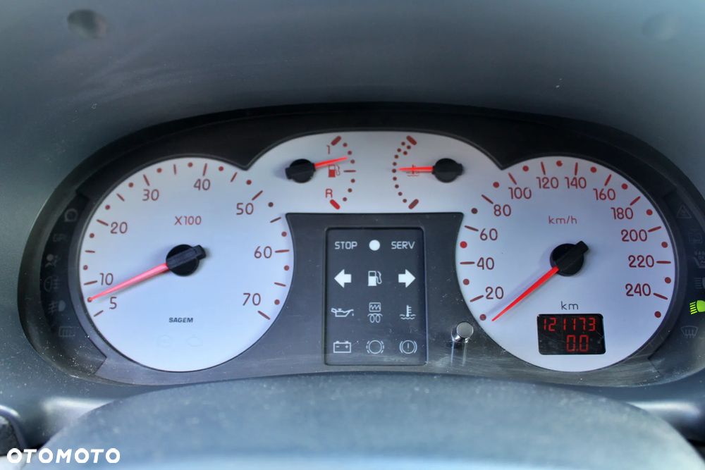 Renault Clio - 22