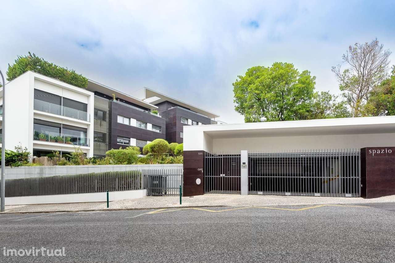 Penthouse duplex  para num dos mais  exclusivos condomínios do Estoril - Grande imagem: 3/60