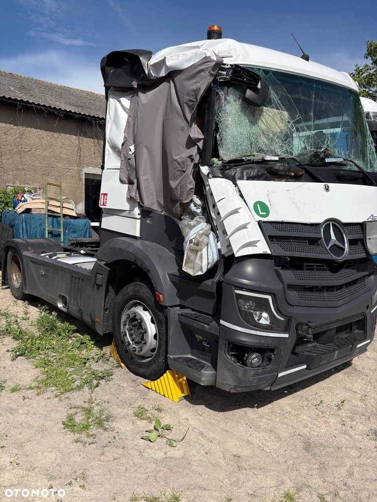 Mercedes-Benz Actros - 4