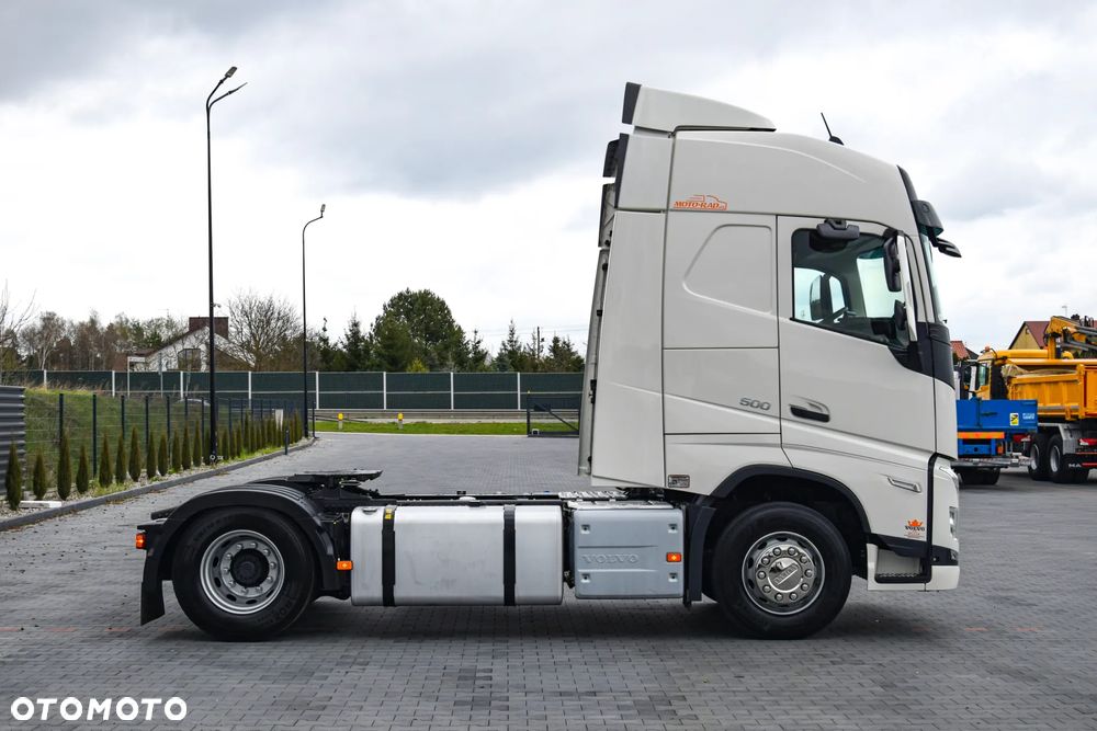 Volvo FH500 / EURO 6 / NOWY MODEL / KLIMATYZACJA POSTOJOWA / ACC / LEDY / 2 ZBIORNIKI / 2022 / NISKI PRZEBIEG / SERWISOWANY / SPROWADZONY - 4