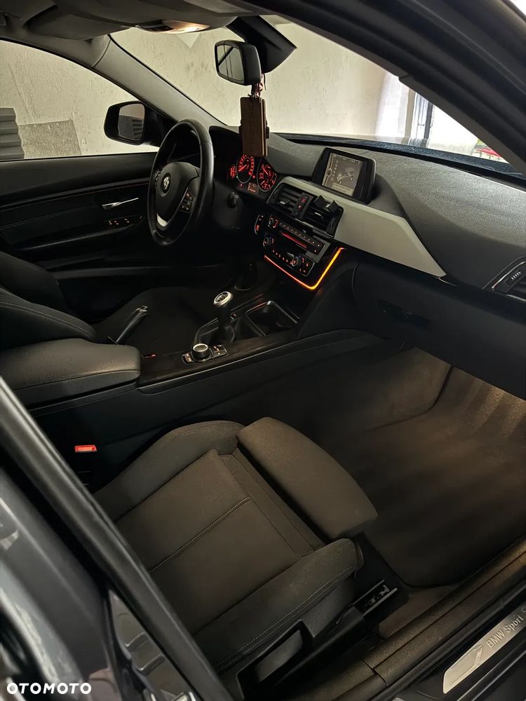 BMW Seria 3 320d - 12