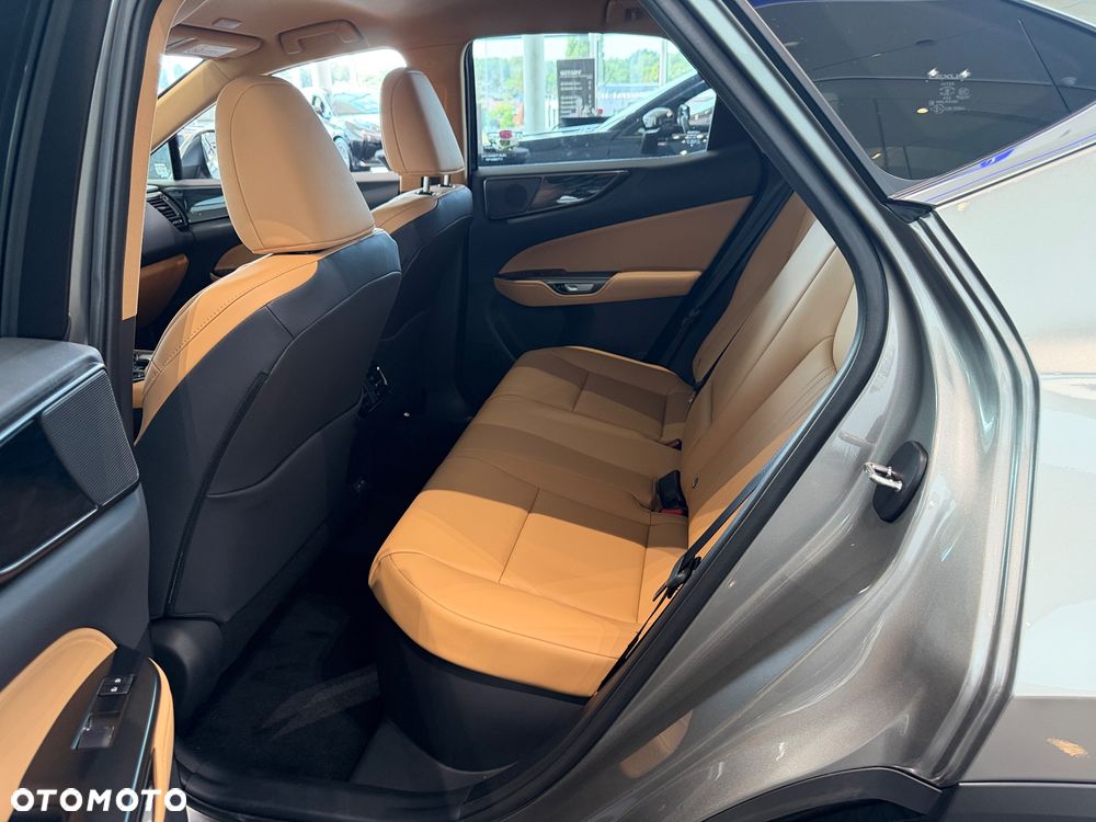 Lexus NX - 7