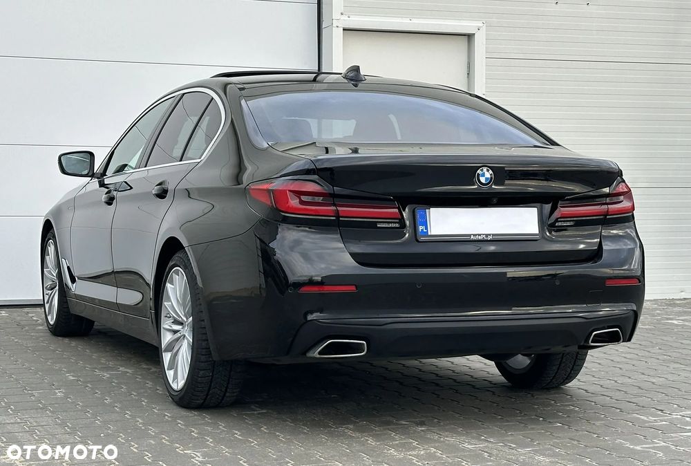 BMW Seria 5 520d xDrive - 15