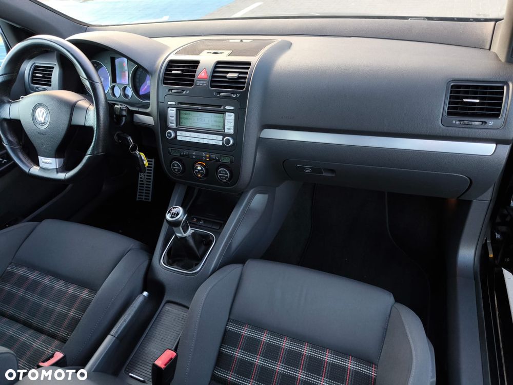 Volkswagen Golf 2.0 TSI GTI - 12