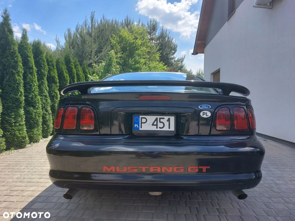 Ford Mustang - 2