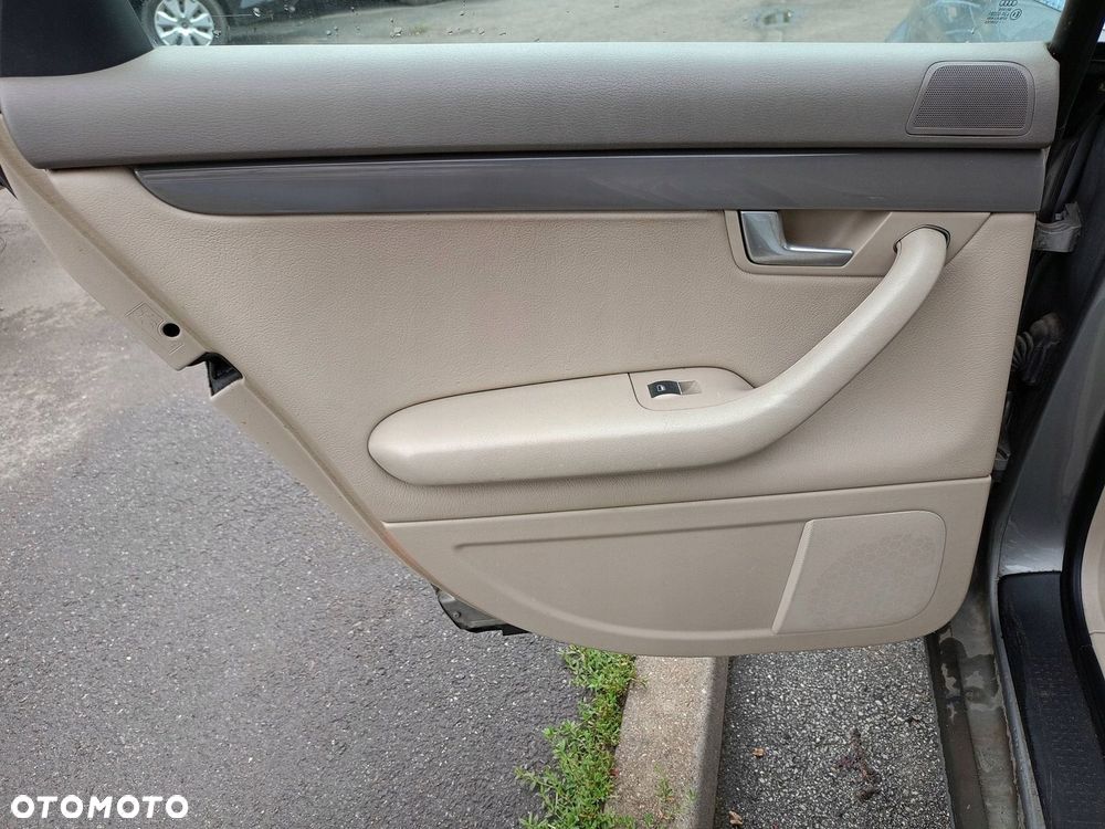 Fotele kanapa boczki komplet Audi A4 B6 kombi - 12