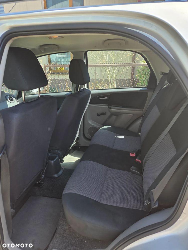 Suzuki SX4 1.6 DDiS Comfort - 9